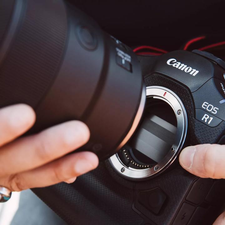 Image du produit Canon EOS R1 (24.20 Mpx)