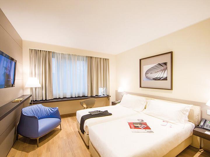 Immagine prodotto Smartbox Soggiorno di lusso a Bologna: 3 giorni in hotel 4* (2 pers.)