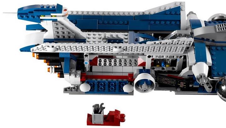 Actual product image LEGO The Malevolence (9515, LEGO Star Wars)