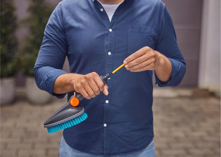 Image du produit Gardena Brosse à main Cleansystem M hard