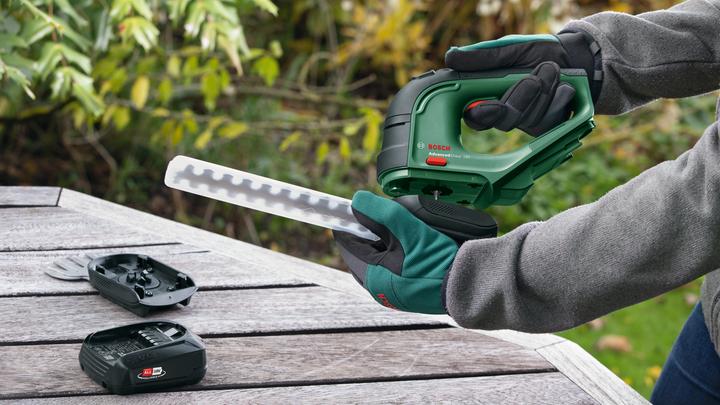 Productafbeelding Bosch Home & Garden Geavanceerde Schaar 18 Set (Draadloze heggenschaar)
