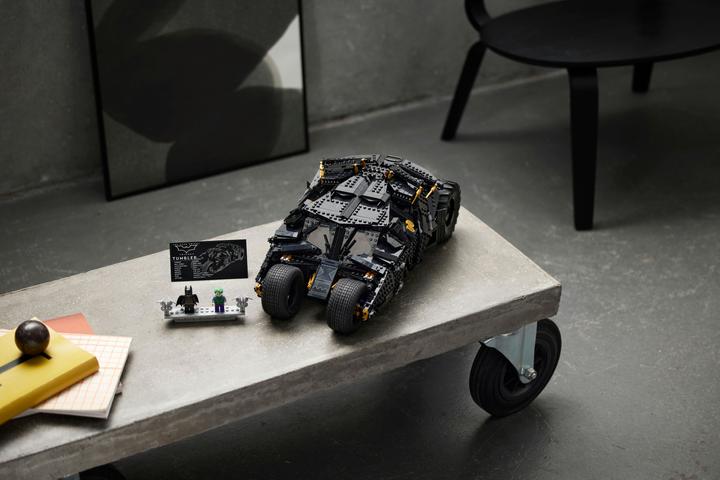 Image du produit LEGO Batmobile Tumbler (76240, LEGO DC, LEGO difficiles à trouver)