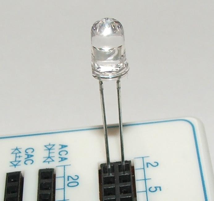 Actual product image OEM Super bright LED green in transparent housing 5mm