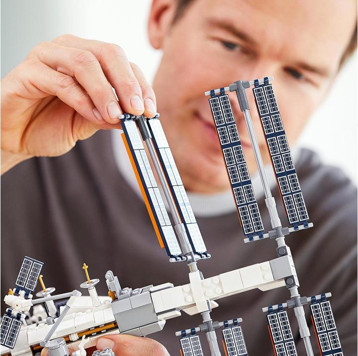 Immagine prodotto LEGO Stazione spaziale internazionale (21321, LEGO Ideas, Set LEGO rari)