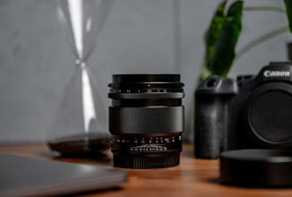 Actual product image Voigtländer Nokton 75mm / 1.5 asph. black (Canon RF, full size)