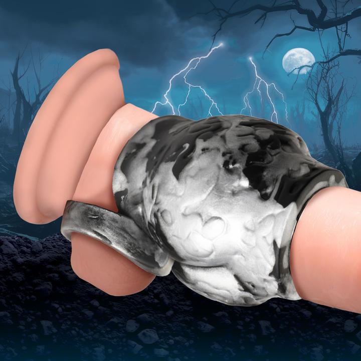 Image du produit Creature Cocks XR Brands - Night Prowler Ball Stretcher - Gris (2.30 cm)