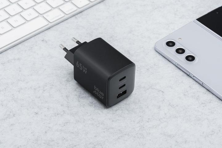 Actual product image Cable Blue Star BLUE STAR travel charger GaN 4A 65W 2 x Type C + USB A PD QC4.0 VT-43 black (65 W)