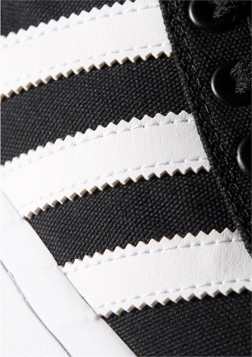 Produktbild adidas Matchcourt (45 1/3)