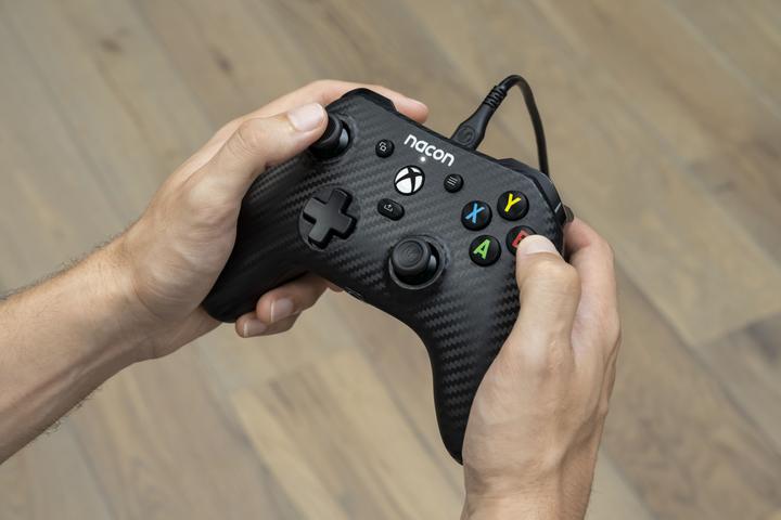Actual product image Nacon Gaming EVOL-X Pro Controller (PC)