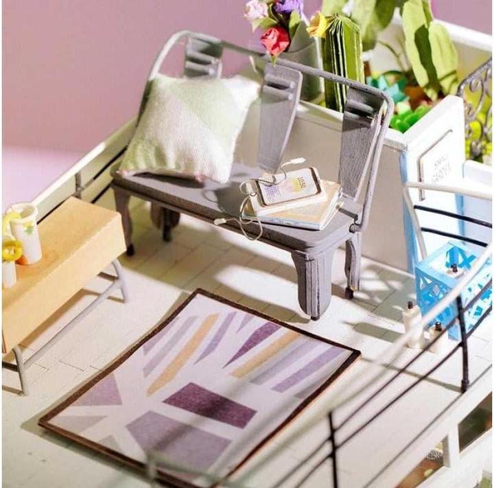 Actual product image Robotime Dora's Loft