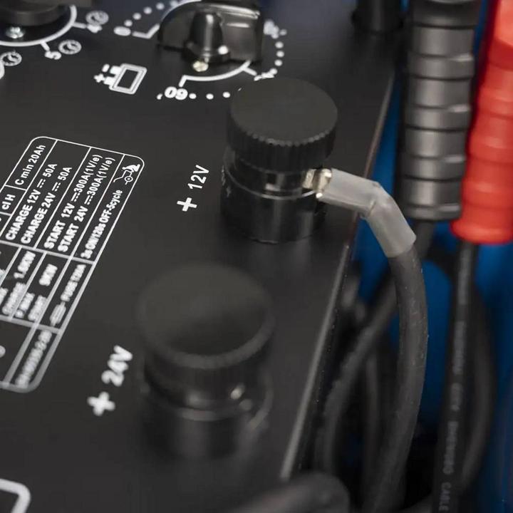Produktbild Güde 12V/24V Batterieladegerät Automatik Batterielader V 621 C Starthilfe (12V, 24V, 70 A)
