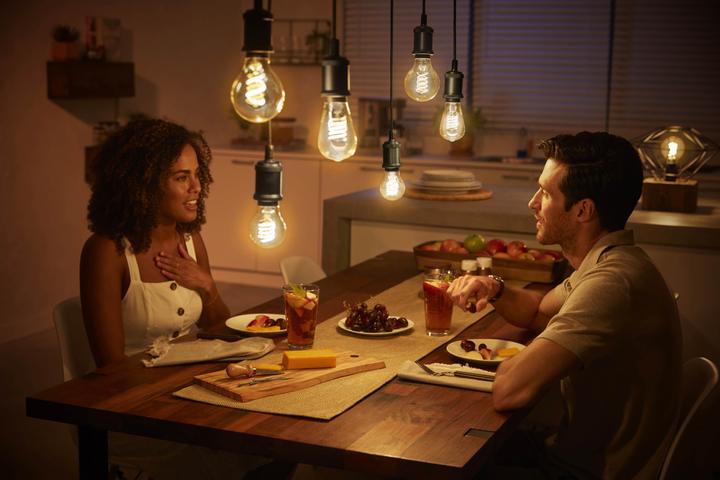 Image du produit Philips Hue White BT (E27, 7 W, 550 lm, 1 x, G)