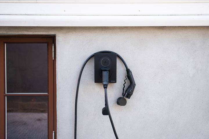 Productafbeelding Zaptec GO Wallbox, 22KW, Stopcontact, 4G, Asfaltzwart (Type 2, 22 kW, 32 A)