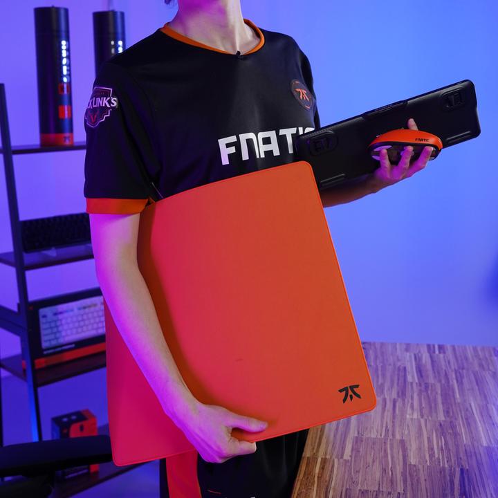 Image du produit Fnatic MAX Dash L Pro Gaming Mouse Mat, Sunset Orange Textured Cloth Speed Surface, Water Resistant (L)