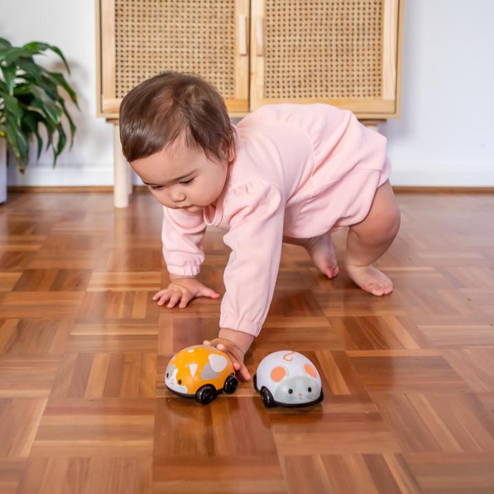 Actual product image Selecta Spielzeug Rückziehfahrzeuge - Katz und Maus