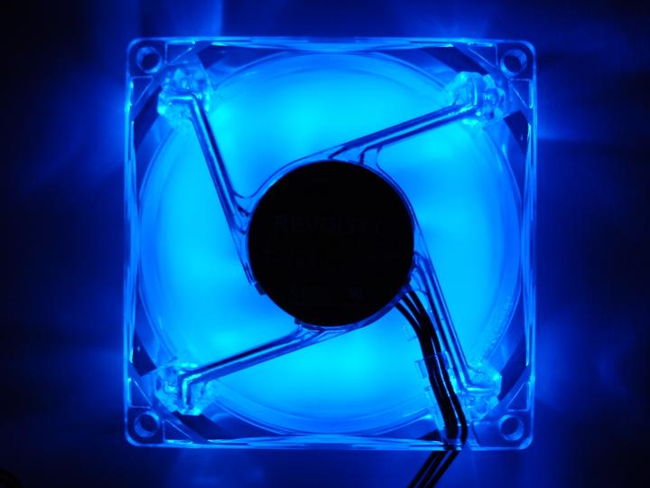 Produktbild Revoltec LED-Lüfter (120 mm, 1 x)