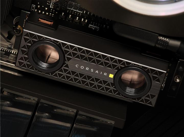 Image du produit Corsair MP700 PRO Hydro X Series (2000 Go, M.2 2280)