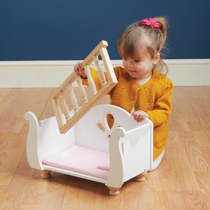 Produktbild Le Toy Van Puppenbett mit Gitterstäben