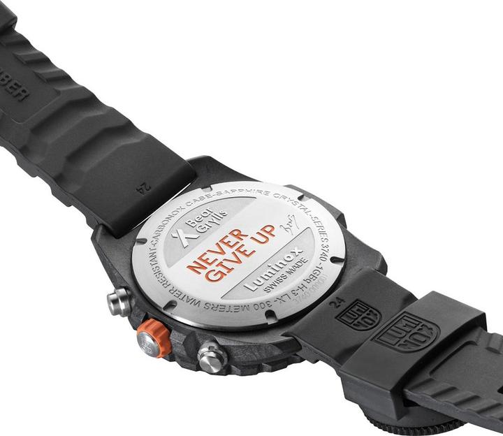 Actual product image Luminox Bear Grylls Survival (Analogue wristwatch, Chronograph, Swiss made, 45 mm)