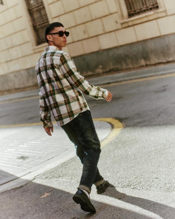 Actual product image Blend long sleeve plaid shirt with pocket (M)