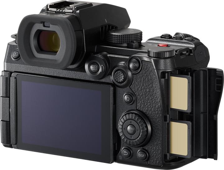 Produktbild Panasonic Lumix S5IIX Kit (20 - 60 mm, 24.20 Mpx, Vollformat)
