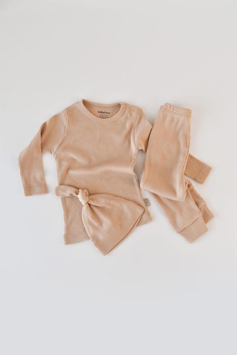 BabyCosy Set. Hose. T-shirt langarm. Mütze