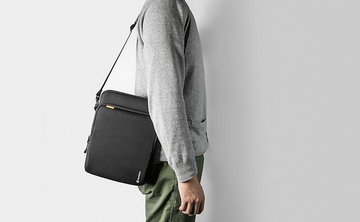 Actual product image tomtoc H13 (9.7-11") Tablet Sleeve (iPad Air 2014 (2. Gen), iPad Pro 11 2020 (2. Gen), iPad Pro 10.5 2017 (1. Gen), iPad Pro 10.5 2019 (2nd Gen), iPad Pro 11 2018 (1. Gen), iPad Air 2020 (4. Gen), iPad Air 2022 (5th Gen), iPad Air 2019 (3. Gen))