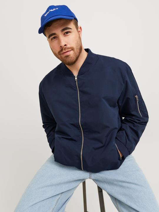Produktbild Jack & Jones Leichte Plus Size Jacke (7XL)