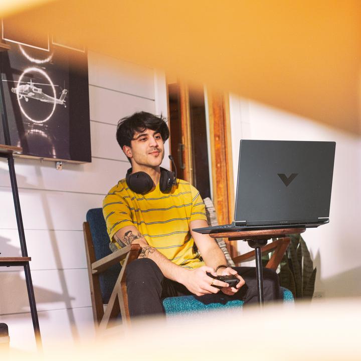 Actual product image HP Victus Gaming 15,6" FHD 144Hz IPS i5-13420H 16GB/512GB RTX4050 kein Betriebssystem 15-fa2705ng (15.60", Intel Core i5-13420H, 16 GB, 512 GB, DE)