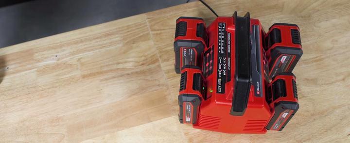 Actual product image Einhell Power X Quattrocharger (18 V)