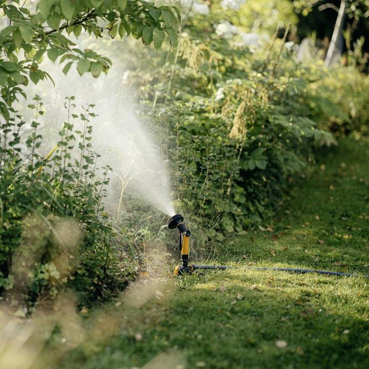 Actual product image Fiskars 1070830 Comfort Rasensprenger (Spray sprinklers)