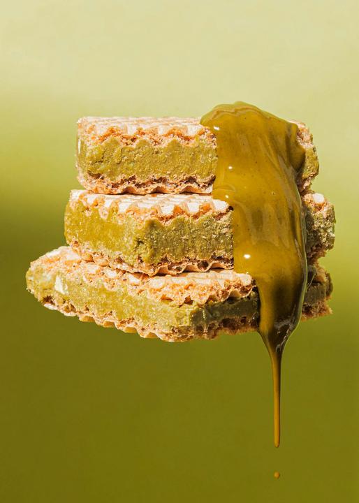 Actual product image KoRo Organic filled wafer slice with pistachio puree and white cocoa product (12 pcs., 264 g)
