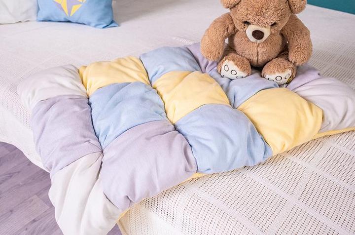 Image du produit Vlieseline R 200 - Non-tissé volumique, 155 cm, vendu au mètre, 100 % PES recyclé