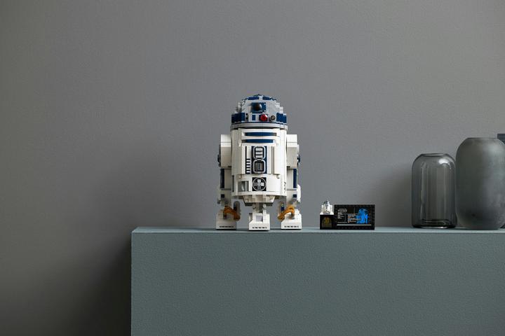 Actual product image LEGO Star Wars R2-D2 (75308) (75308, LEGO Rare Sets, LEGO Star Wars)