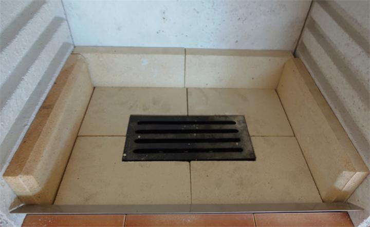 Wellfire Fireclay brick set for barbecue fireplaces.