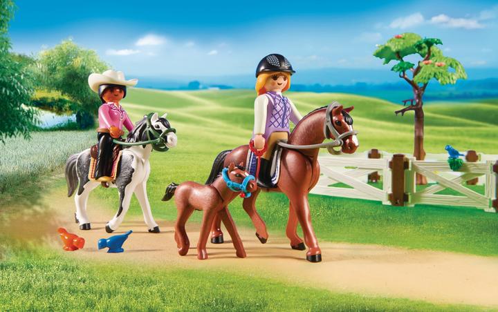 Actual product image Playmobil Large riding school (6926, Playmobil Country)