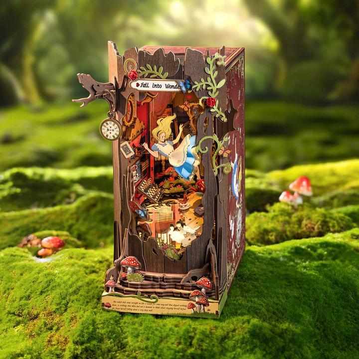 Produktbild Robotime Bausatz Alice im Wunderland, Modell Art: Book Nook