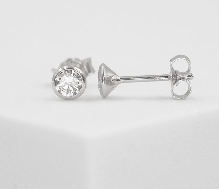Produktbild Muau Stud earrings white gold 750 Zirconia 4.5mm (Weissgold, Gelbgold, Rotgold oder ganz einfach aus Silber)