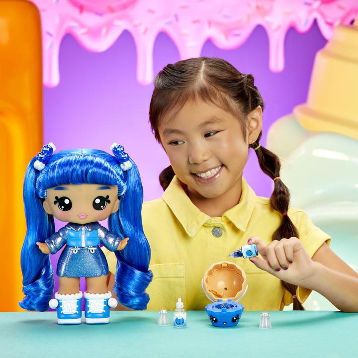 Produktbild MGA Yummiland Grosse Puppe + Lipgloss-Tier – Rory Blueberry
