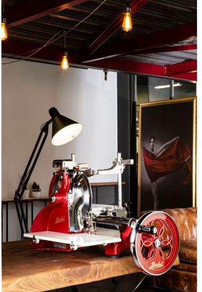 Produktbild Berkel Volano P15 rot/gold Aufschnittmaschine