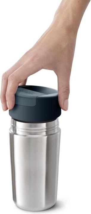 Immagine prodotto Joseph Joseph Tazza da viaggio in acciaio inox Sipp con coperchio ribaltabile 454 ml Anth. (0.45 l)