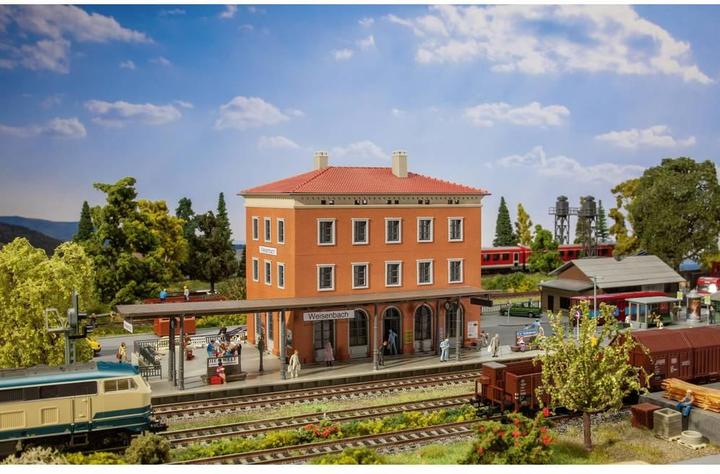 Actual product image Faller 110135 H0 Bavarian train station