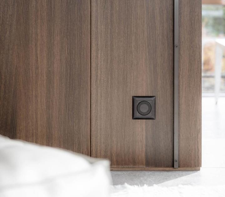 Produktbild Revoltab smarter Raumduft Diffuser HIDE mit Raumduftkapsel TONKA & FIG schwarz