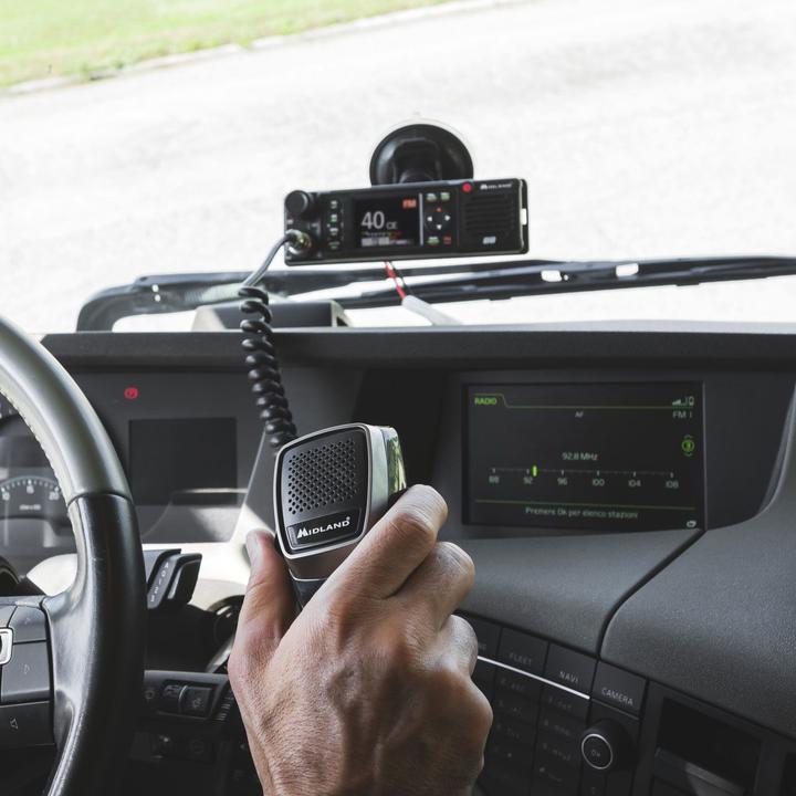 Produktbild Midland M-88 CB radio with color screen, VOX