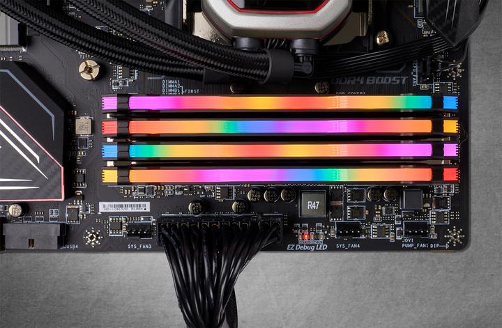 Produktbild Corsair DDR4 C16, 288-pin, Intel XMP 2.0 (4 x 32GB, 3200 MHz, DDR4-RAM, DIMM)