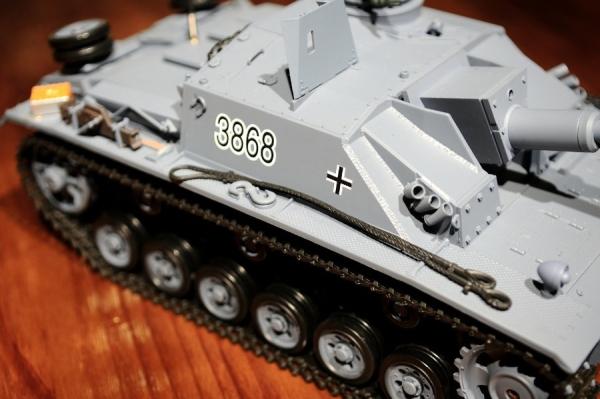 Produktbild Es-toys RC Panzer "Sturmgeschütz III" - Stug 3 Heng Long 1:16 Grau, Rauch&Sound, Metallgetriebe Und 2,4Ghz (RTR Ready-to-Run)