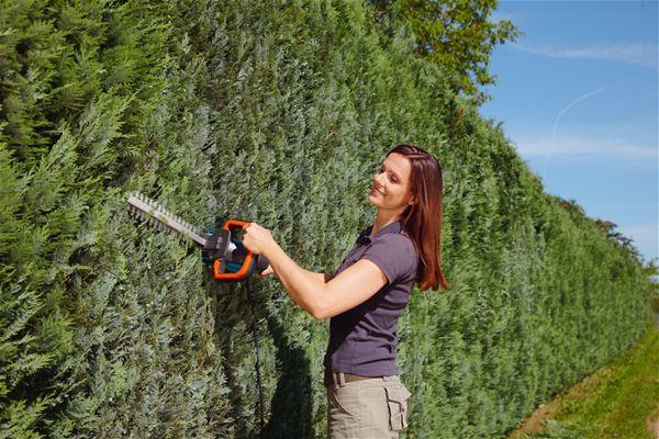 Produktbild Gardena 8877-20 EasyCut Li 18/50 - Mit Akku/Ladegerät (Akkuheckenschere)