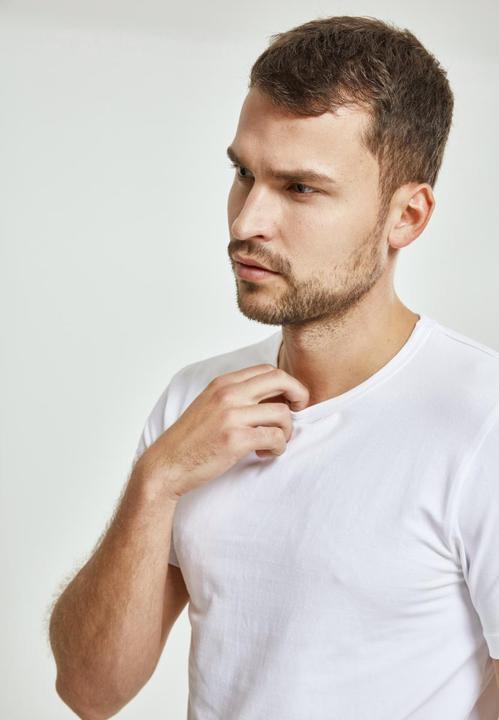 Actual product image Urban Classics Fitted Stretch Tee (S)