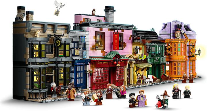 Actual product image LEGO Harry Potter Diagon Alley (75978, LEGO Harry Potter, LEGO Rare Sets)