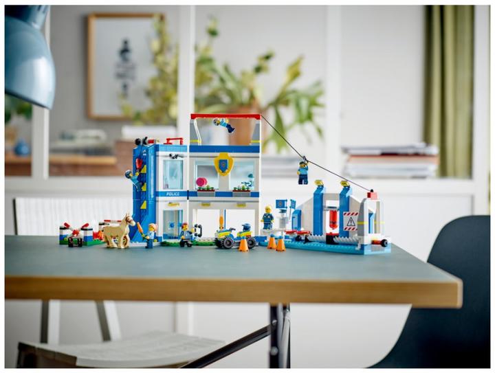 Actual product image LEGO 60372 Police School (60372, LEGO City)